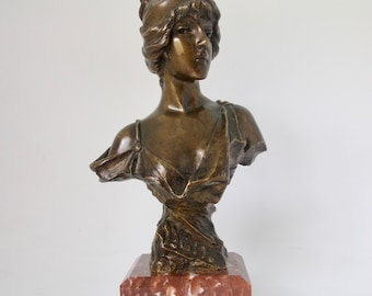 Lygie busto bronzo firmata da Emmanuel Villamis figura su una base di marmo (n. 1359)