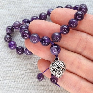 AURA CLEANSING Pocket Mala for Women, 27 Beads Mini Mala, Amethyst Mala Beads, Hand Knotted, Yoga Gift, Prayer Beads, Meditation Jewellery