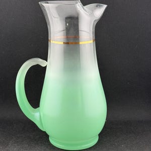 Pichet Blendo en verre vert givré avec bague en or