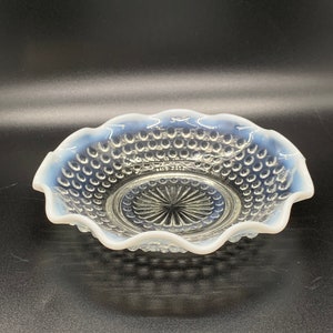 petite assiette vintage 5,5 pouces avec bords à volants en pierre de lune