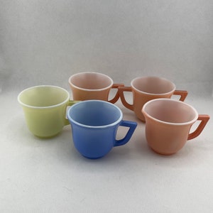 Vintage Hazel Atlas Little Hostess Tea Set: Pastel Children&#39;s Dishes