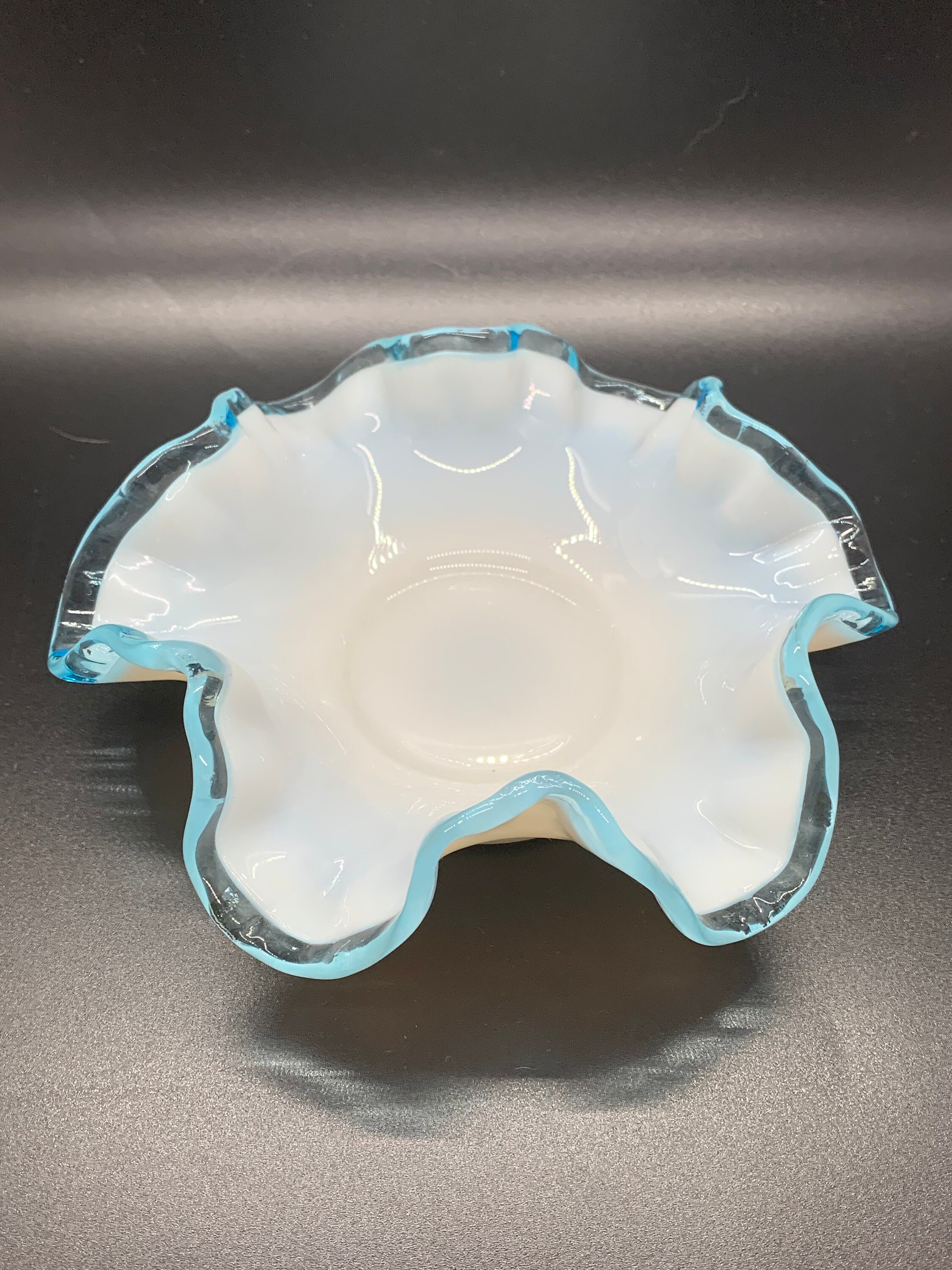 Fenton ゴールドクレスト スクエア キャンディーディッシュ Fenton ゴールドクレスト スクエア キャンディーディッシュ