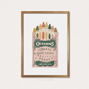 Puede incluir: Una caja de crayones de estilo vintage con fondo rosa y letras verdes. La caja dice "Crayons" y "Crea algo m&aacute;gico hoy" con las palabras "Fabricado por Cool Kids & Co."