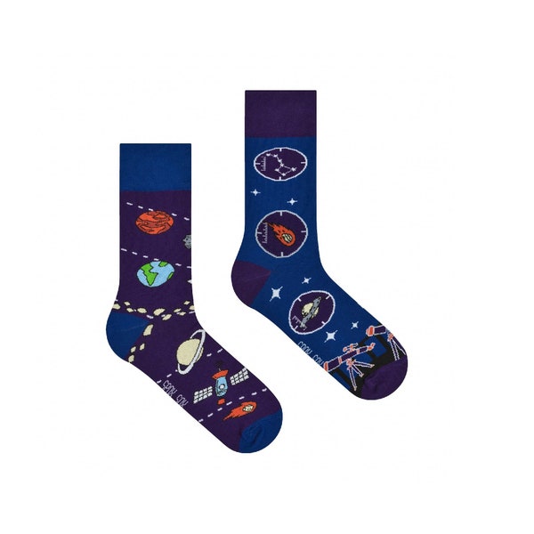 Chaussettes spatiales | univers | chaussettes colorées cosmos | télescope | chaussettes dépareillées | chaussettes folles | chaussettes à motifs | chaussettes drôles et géniales