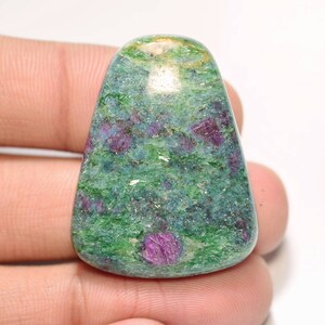 Rubin-Fuchsit-Cabochon...34x27x7 mm..69 Cts...#G8796