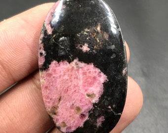 Cabochon rhodonite...Cabochon ovale...40x24x6 mm...70 Cts...A#L7661