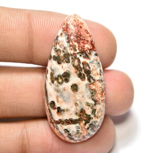 Cabochon en jaspe en peau de léopard... Cabochon en poire... 38x18x6 mm..24 Cts...#G8901