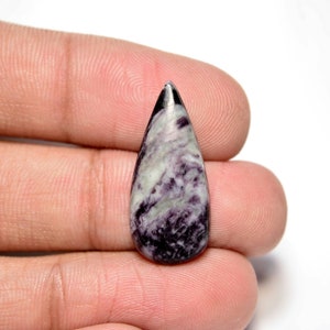 Kammererit-Cabochon... Birnen-Cabochon...25x11x4mm...9Cts...#i813