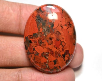 Brecciated Rode Jaspis Cabochon...Ovale Cabochon...34x26x7mm....49Cts...#H9591