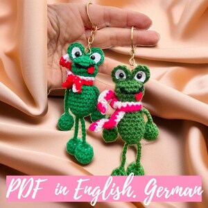 Mini crochet frog keychain pattern, amigurumi frog crochet pattern, crochet frog keyring crochet tutorial pdf in Englisch, Deutsch