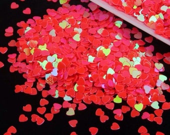5 gr sequins / glitter iridescent red hearts