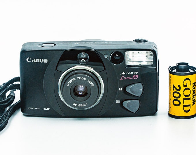 Canon Autoboy Luna 85 Zoom Panorama Edition 35mm Point-and-Shoot Date Camera with 38-80mm Canon Zoom Lens. Excellent condition!