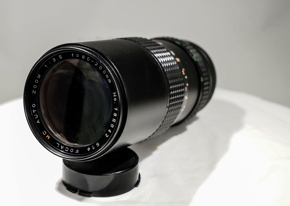 Focal MC Auto Zoom 80200mm f3.5 Macro lens for Canon FD/FL Mount