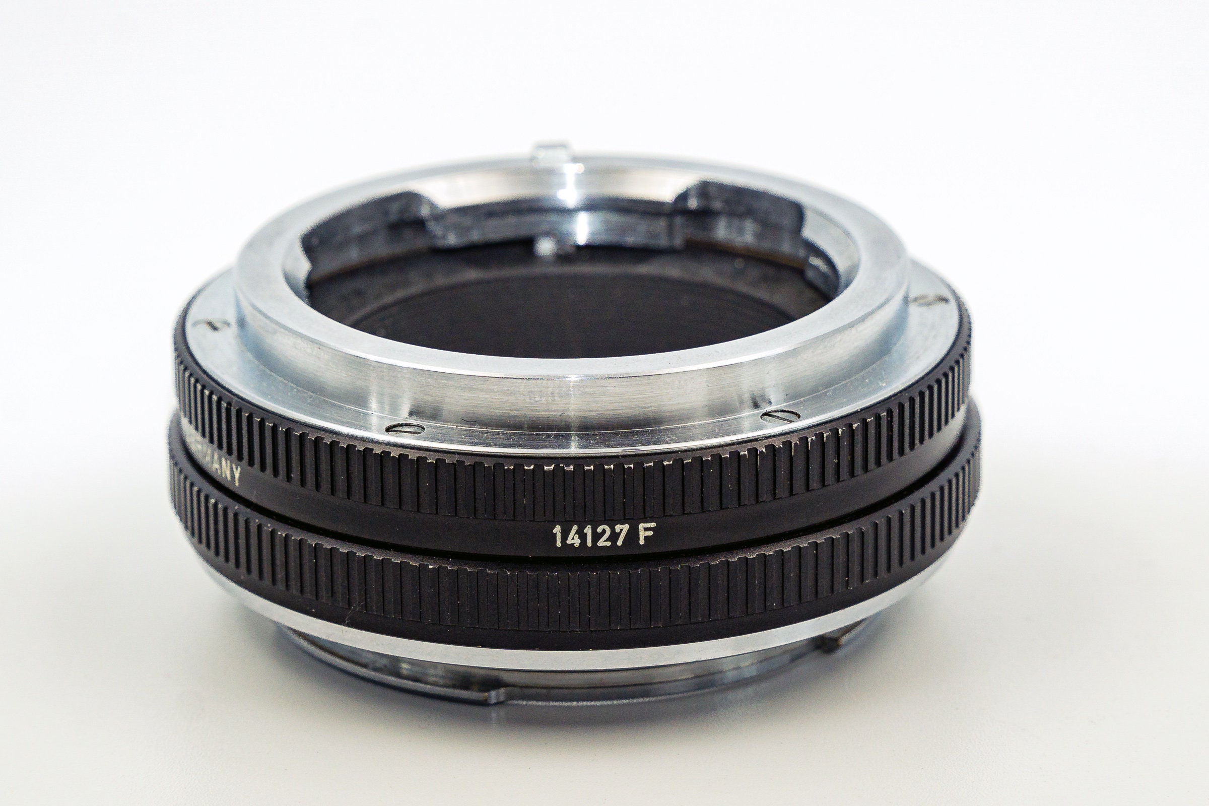 Genuine Leica Lens adapter. Connects any Leica M lenses to Leica R or