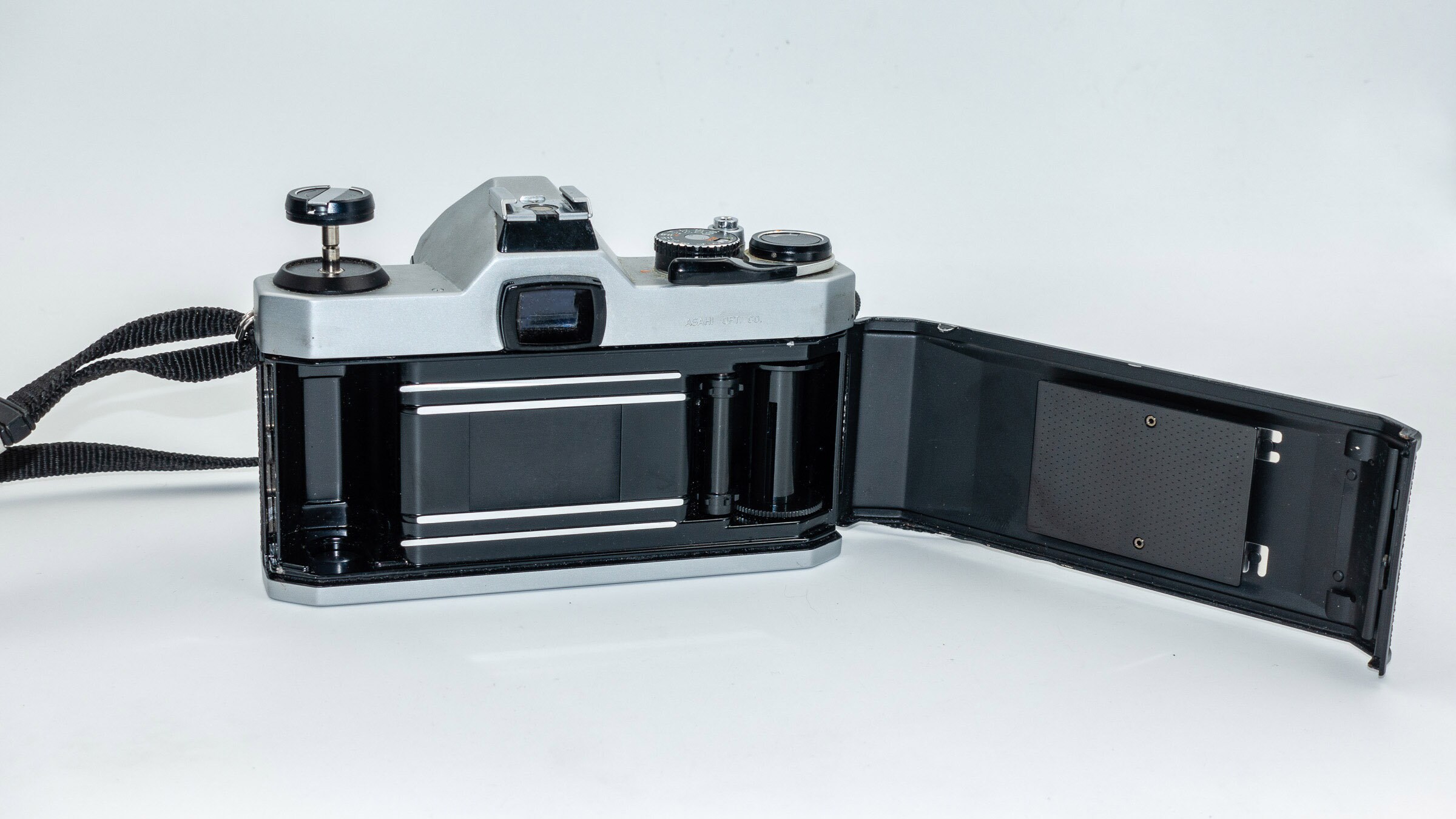 Legendary PENTAX K1000 Film Camera with SMC PentaxM 50mm f2.0 lens