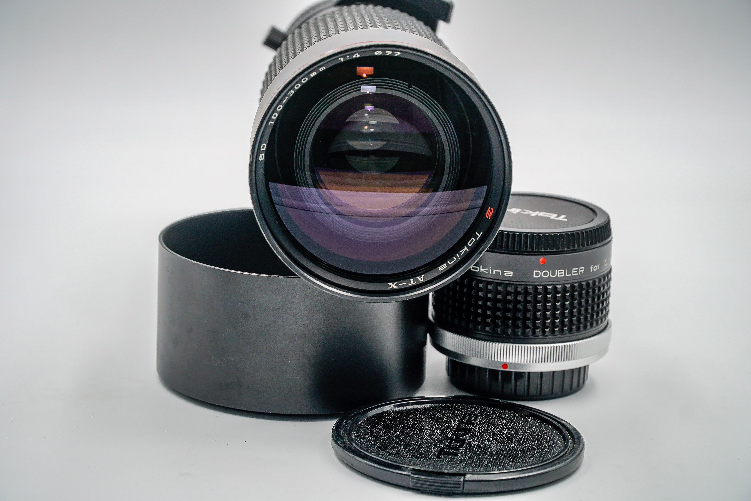 Tokina 100300mm ATX with constant f4 aperture lens, Canon FD Mount