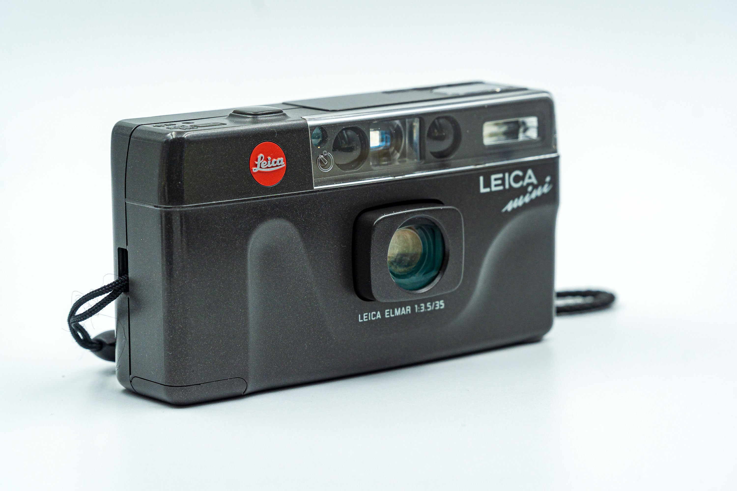 Leica MINI 35mm Pointandshoot Camera. Like new. Free Shipping!