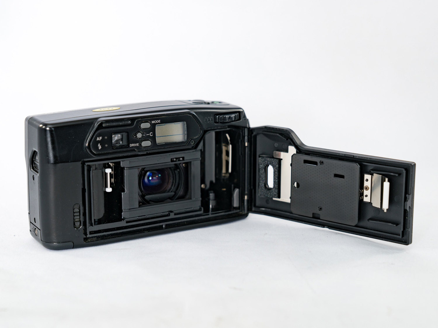 PENTAX IQZoom 900 PointandShoot 35mm Film Camera with 3890mm Tele
