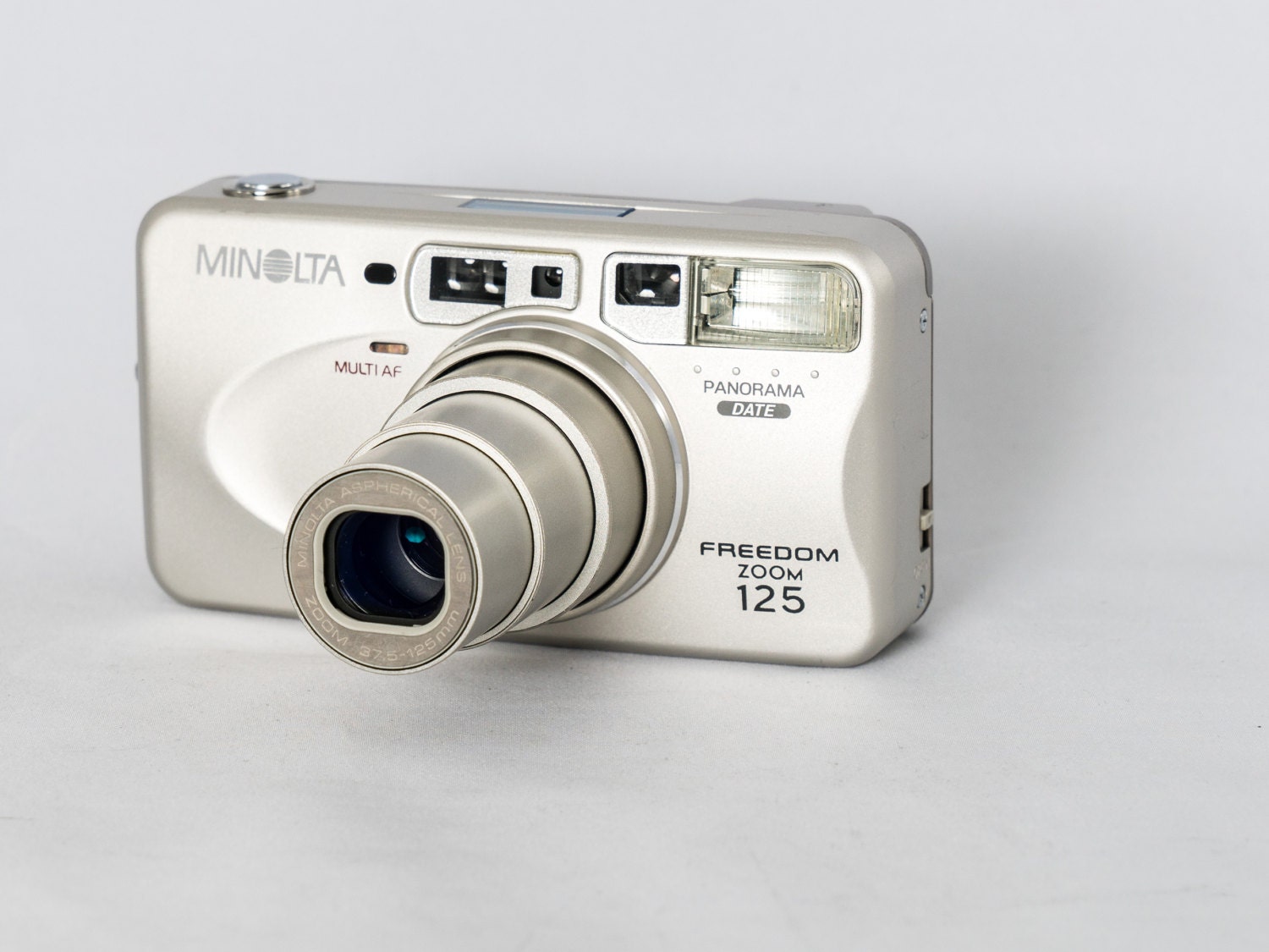 Excellent Minolta Freedom Zoom 125 PointandShoot Cameras loaded with