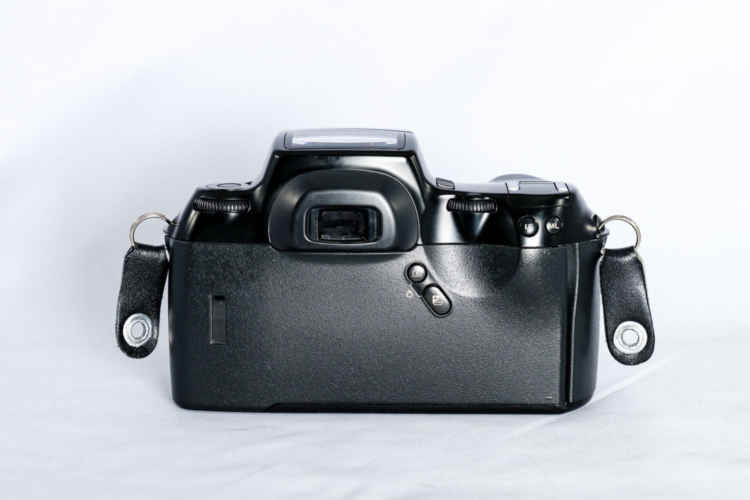 PENTAX PZ1 High End SLR Film Camera with PENTAXF 2880mm Zoom Lens. Mint!