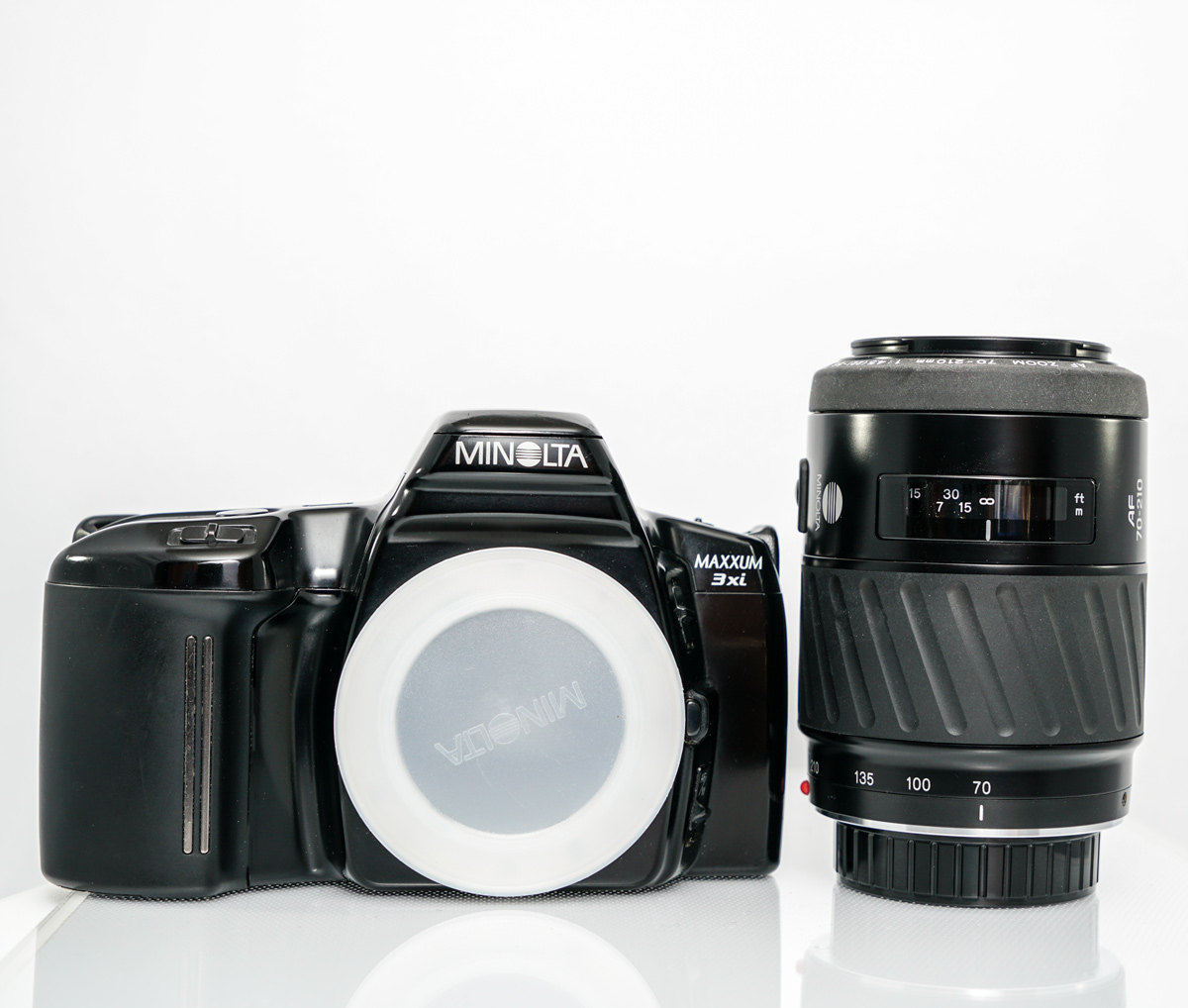 Minolta MAXXUM 3Xi SLR Film Camera with Minolta AF Zoom 70210mm f4.55