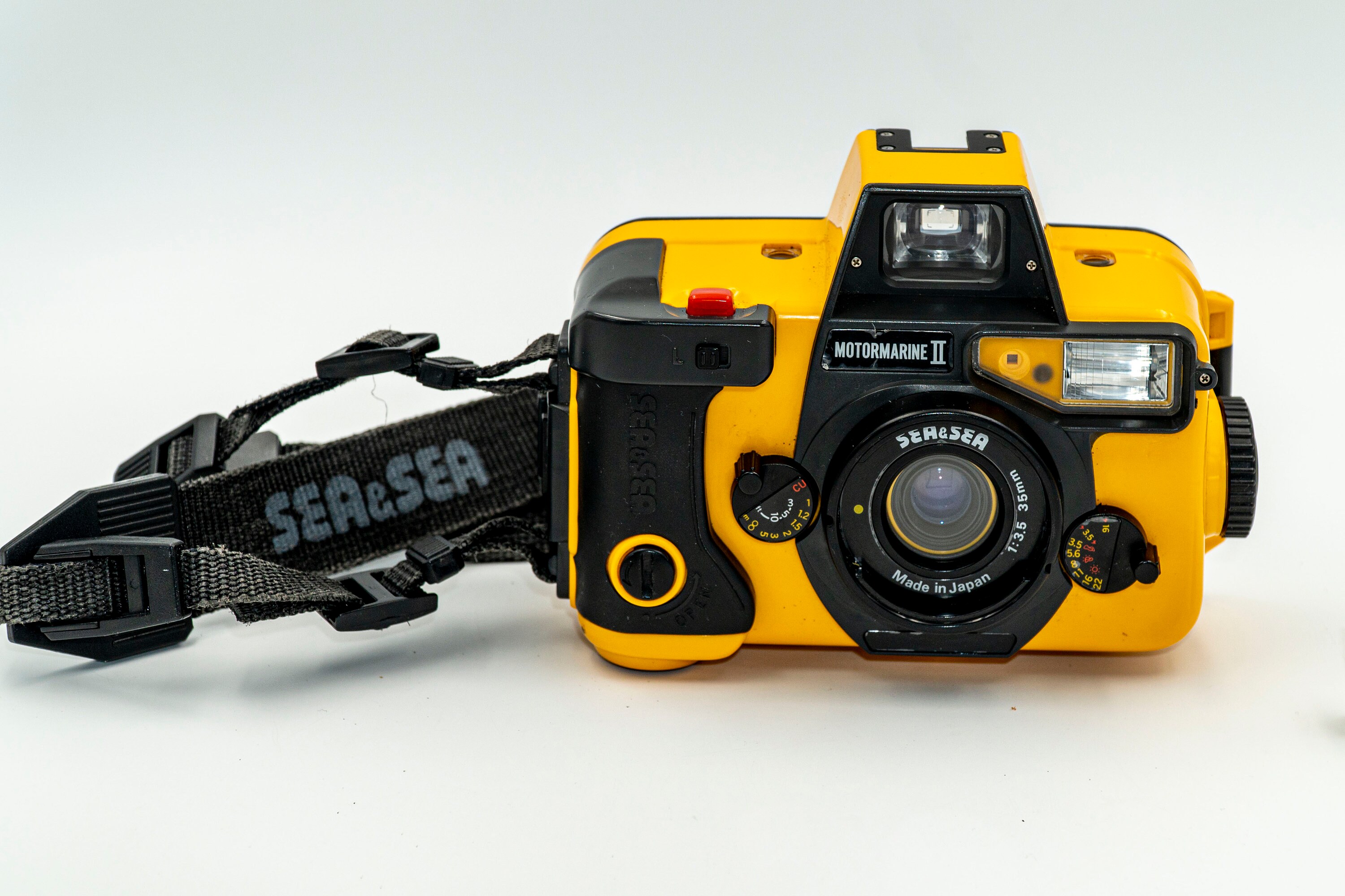 Sea & Sea MotorMarine II Amphibious camera. Excellent Condition
