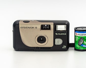 Fujifilm Endeavor 10 Lomo Style Miniature Camera with Fujinon 23mm Lens, in MINT condition, with free roll of FUJI 400 Roll Film