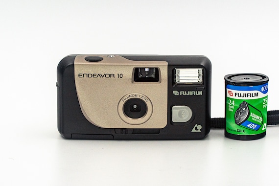 Fujifilm Endeavor 10 Lomo Style Miniature Camera with Fujinon 23mm Lens, in MINT condition, with free roll of FUJI 400 Roll Film