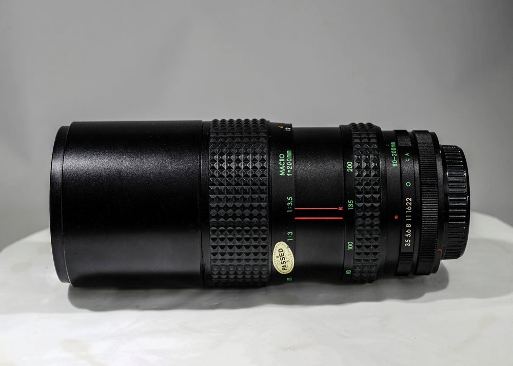 Focal MC Auto Zoom 80200mm f3.5 Macro lens for Canon FD/FL Mount