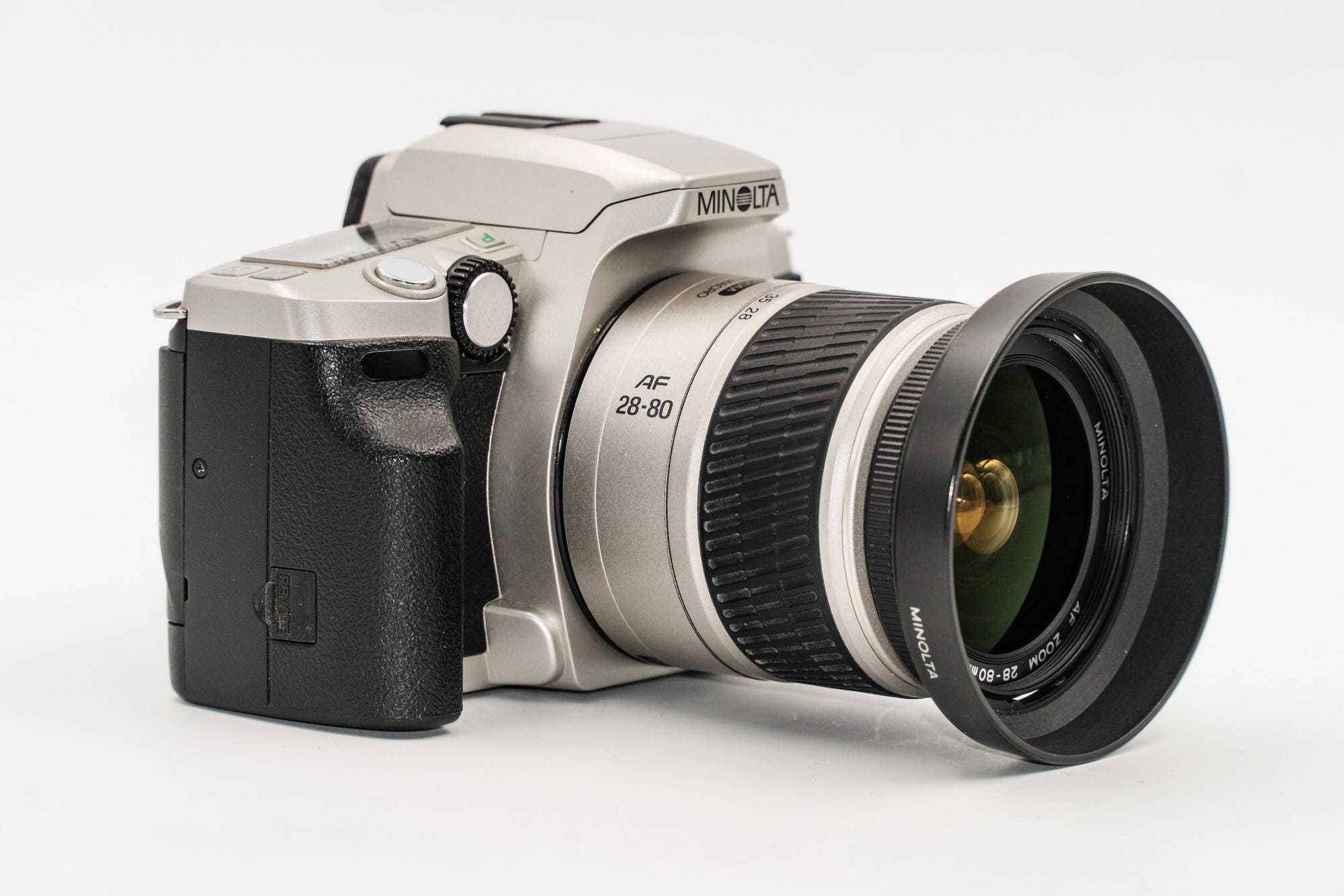 Minolta MAXXUM 4 SLR Film Camera with Minolta AF Zoom 2880 Lens. Like