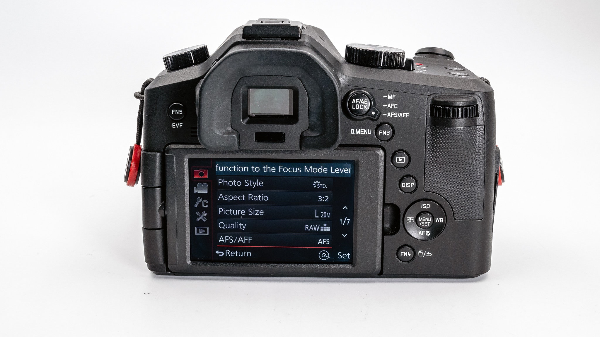 Leica VLUX (Typ 114) Digital Camera with VarioElmarit 24400mm F2.84