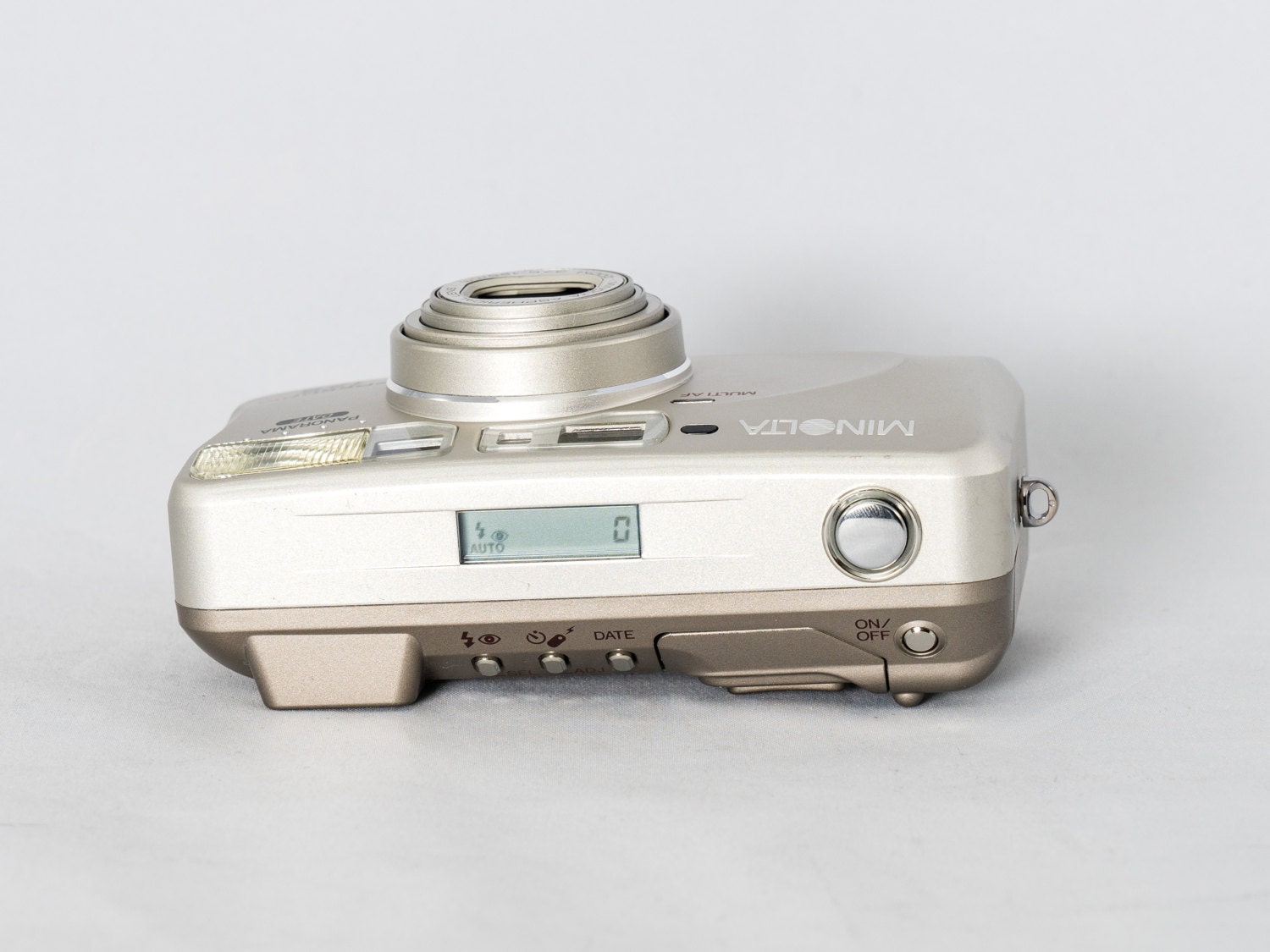 Excellent Minolta Freedom Zoom 125 PointandShoot Cameras loaded with