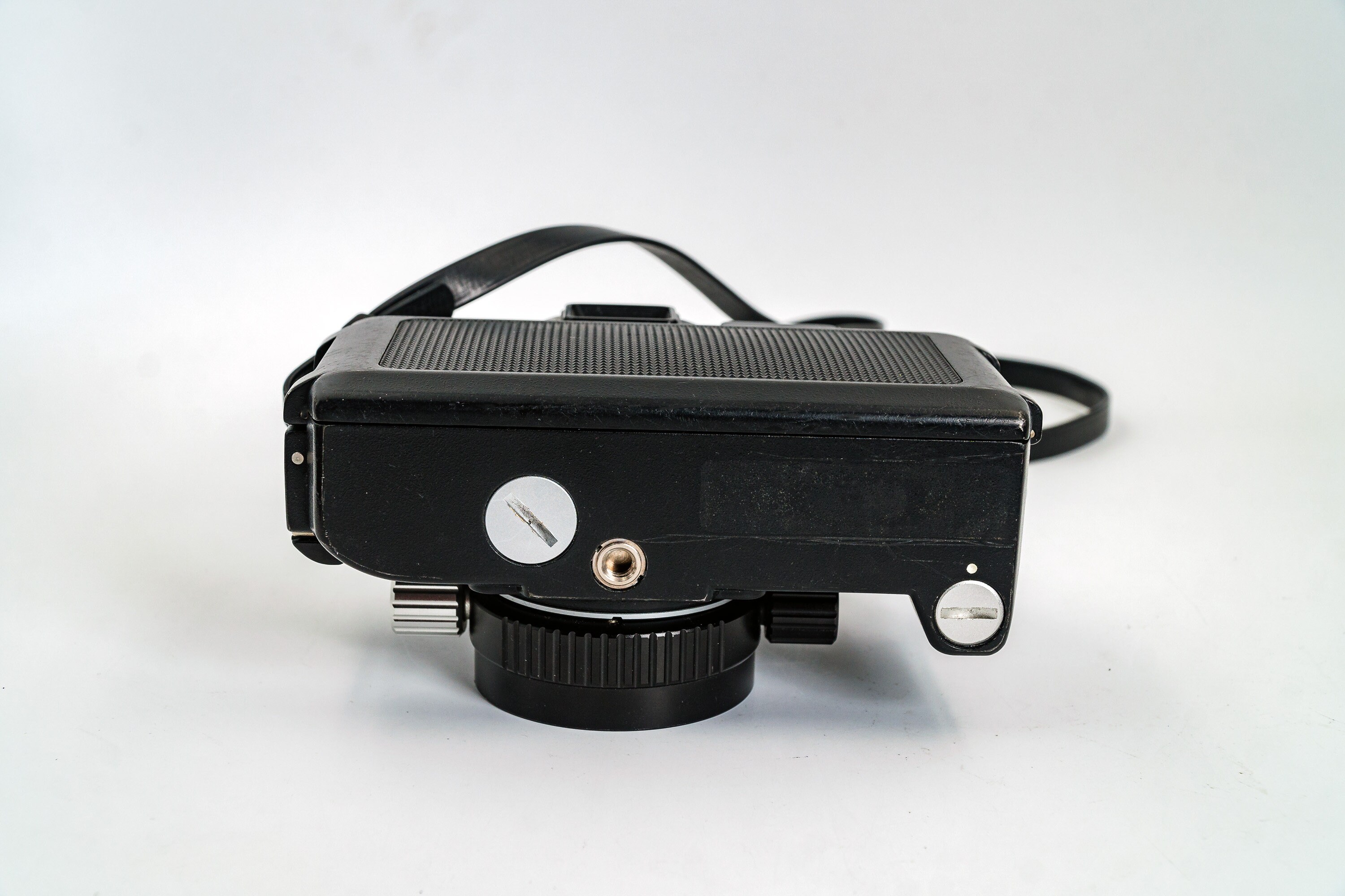 NIKONOS IVA Underwater Film Camera with WNikkor 35mm F/2.5 Lens