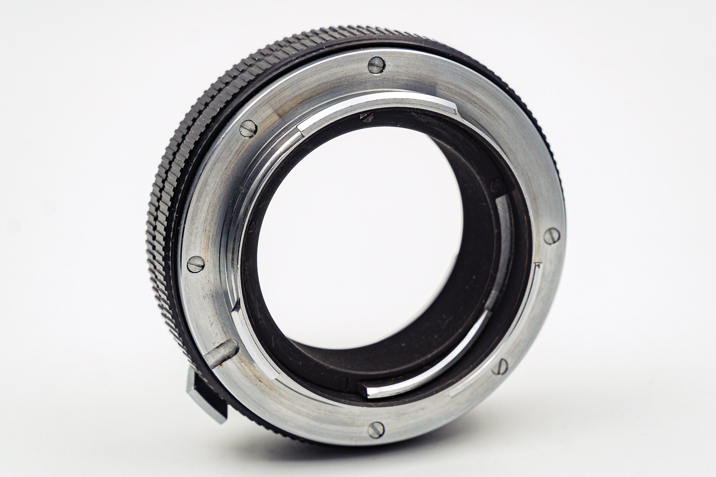 Genuine Leica Lens adapter. Connects any Leica M lenses to Leica R or