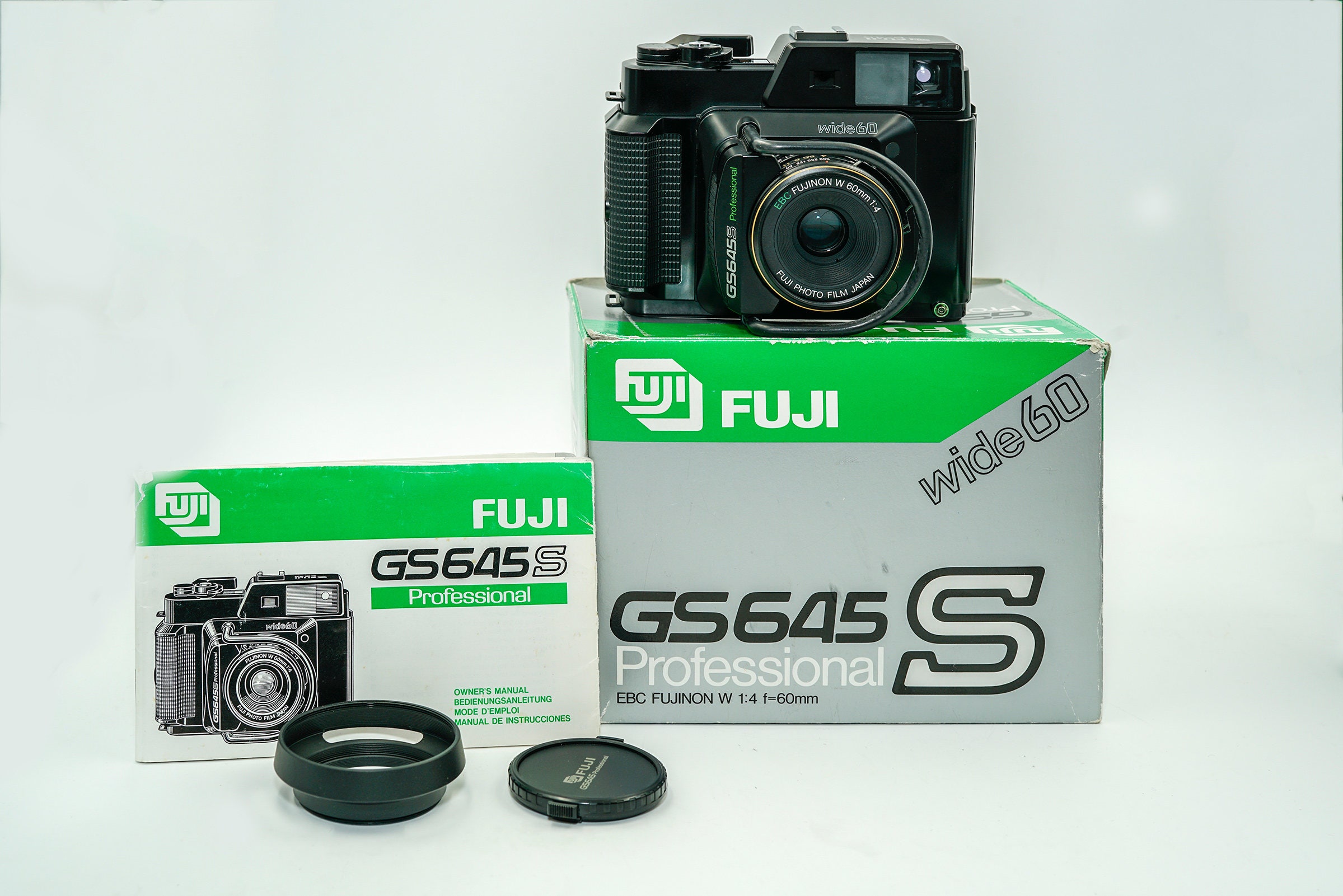 FUJI GS645S Professional Medium Format Camera. Like new, with original