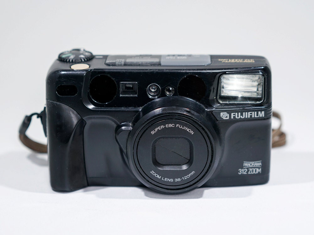 Fujifilm Discovery 312 Zoom Date 35mm PointandShoot 35mm Film Camera