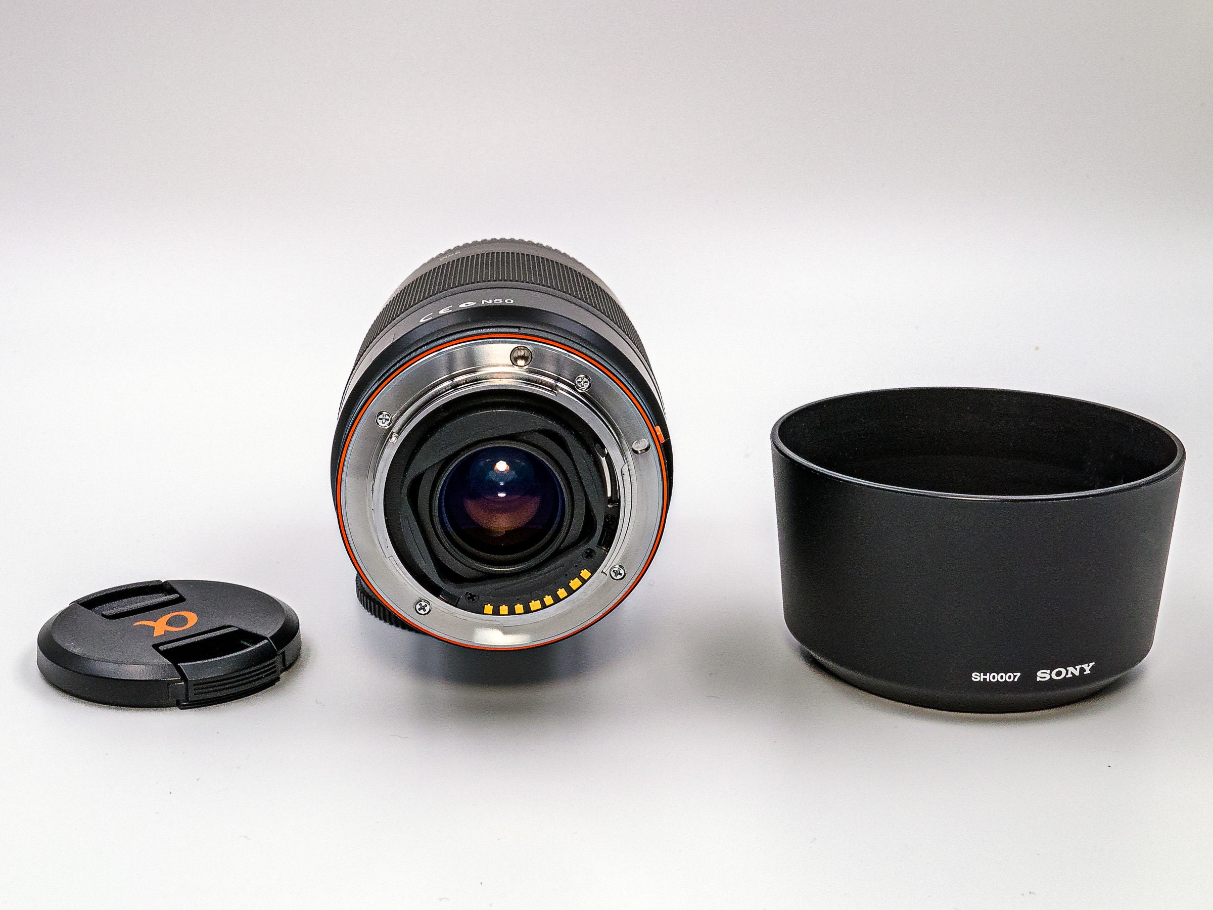 Sony 75300mm f/4.55.6 Compact Super Telephoto Zoom Full Frame Lens