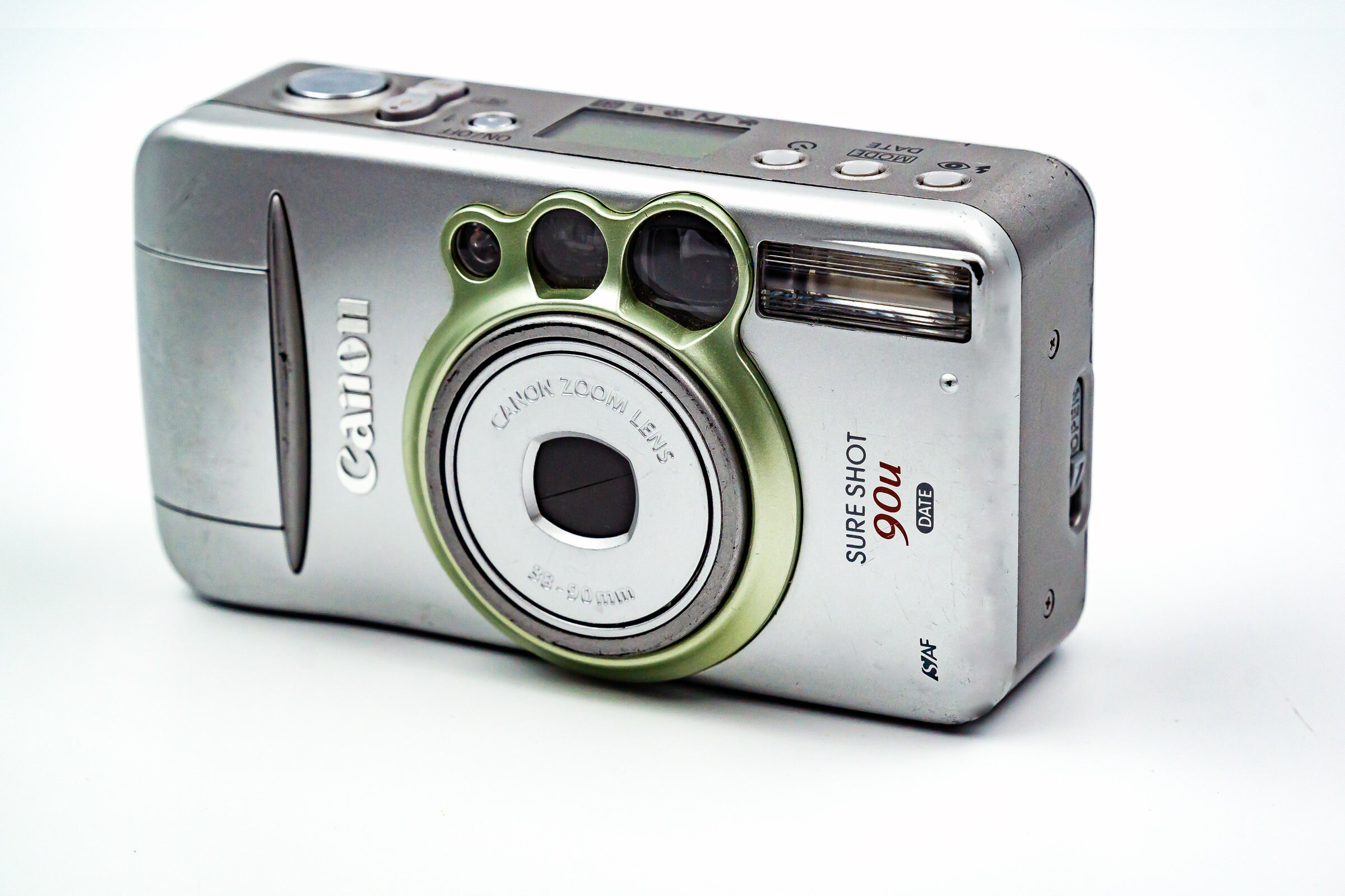 Canon Sure Shot 90u 35mm PointandShoot Camera with Canon 3890mm Zoom