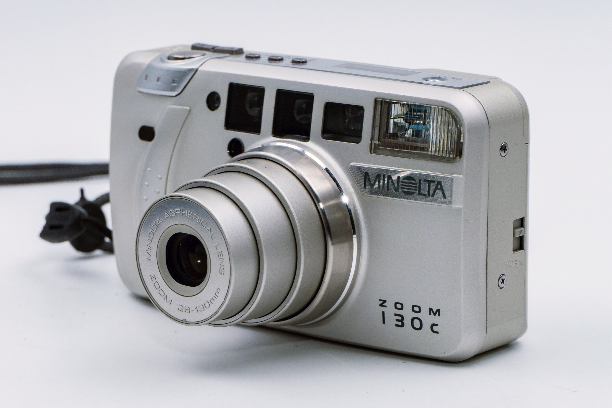 minolta-zoom-130c-af-high-performance-35mm-film-camera-with-38-130mm