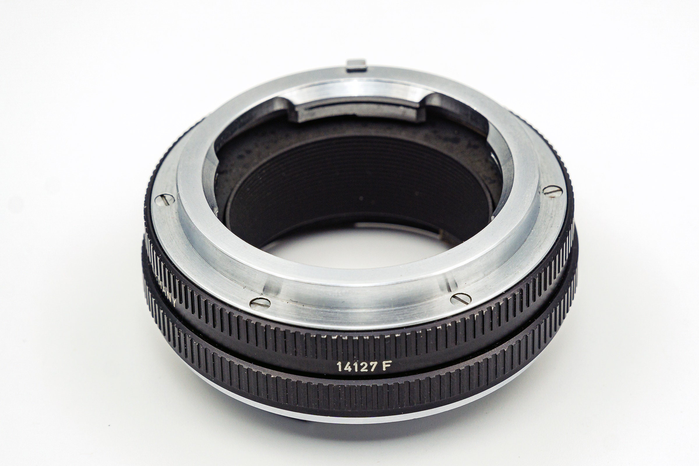 Genuine Leica Lens adapter. Connects any Leica M lenses to Leica R or