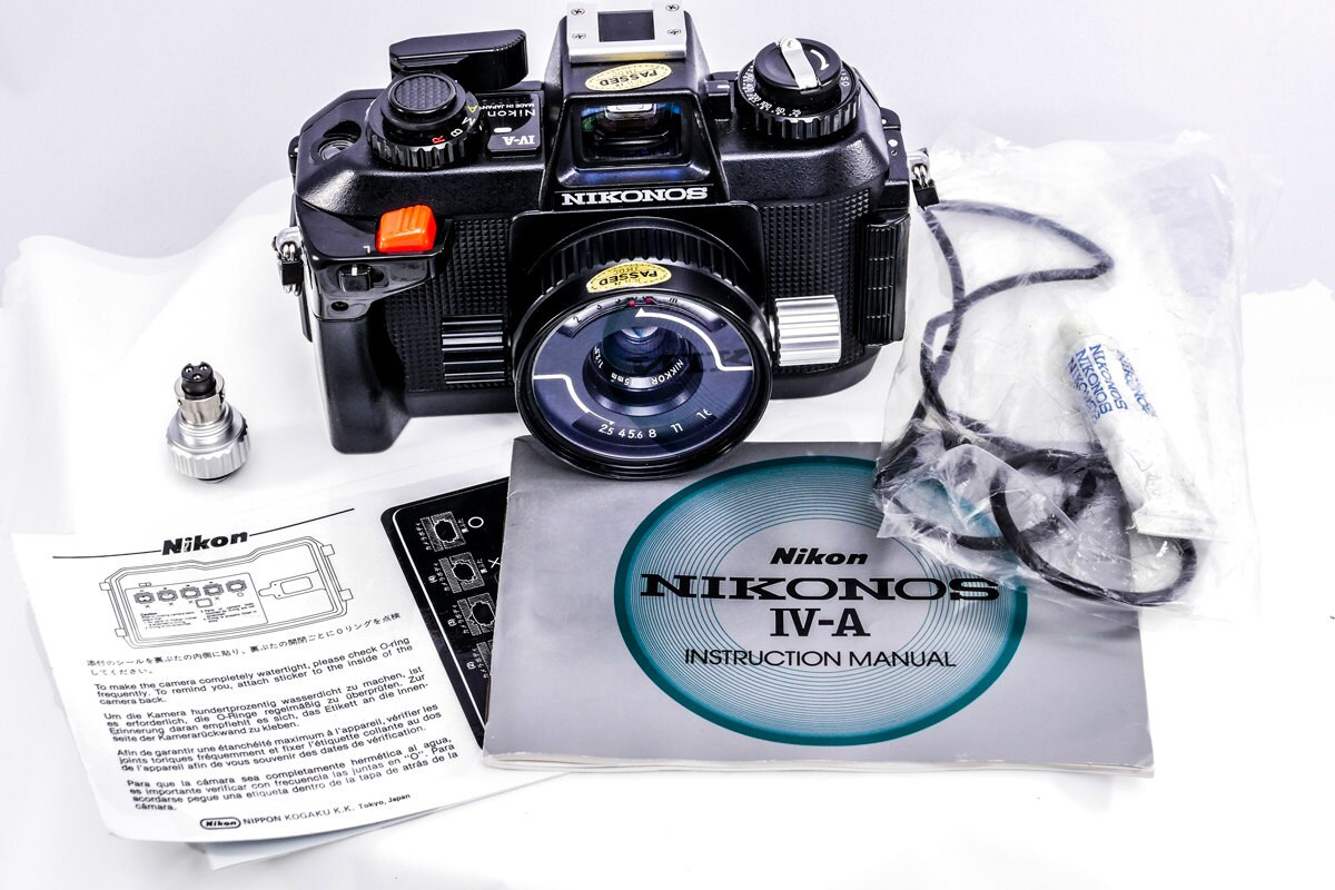 NIKONOS IVA Underwater Film Camera with WNikkor 35mm F/2.5 Lens