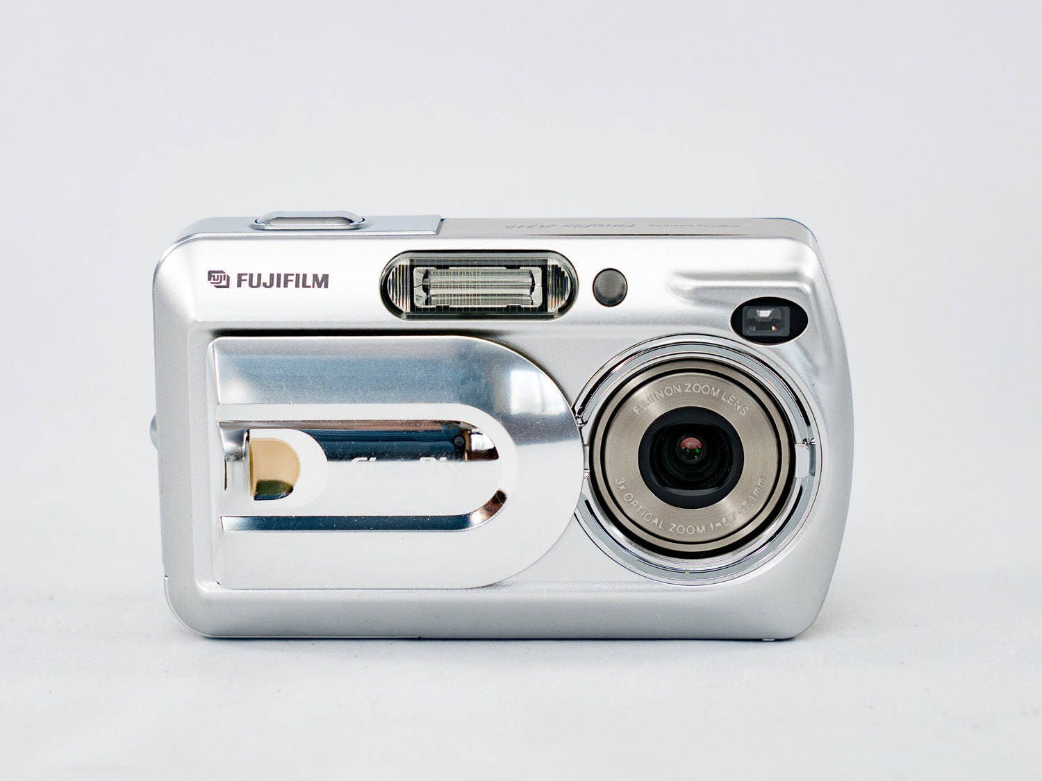 FujiFilm A340 4MP Digital Camera with 3x Optical Zoom. Free Gift!
