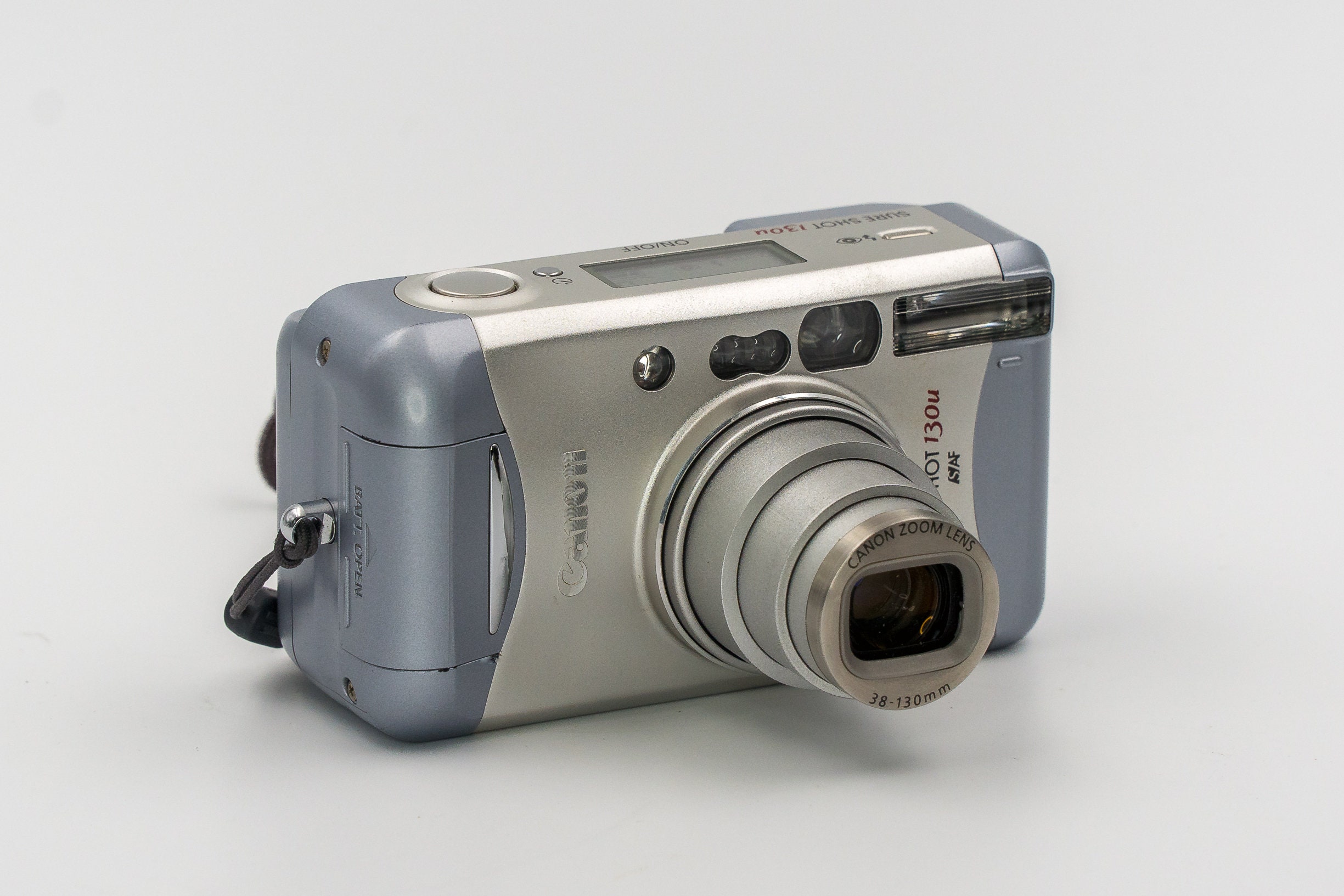 Canon Sure Shot 130u 35mm PointandShoot Camera with Canon 38130mm