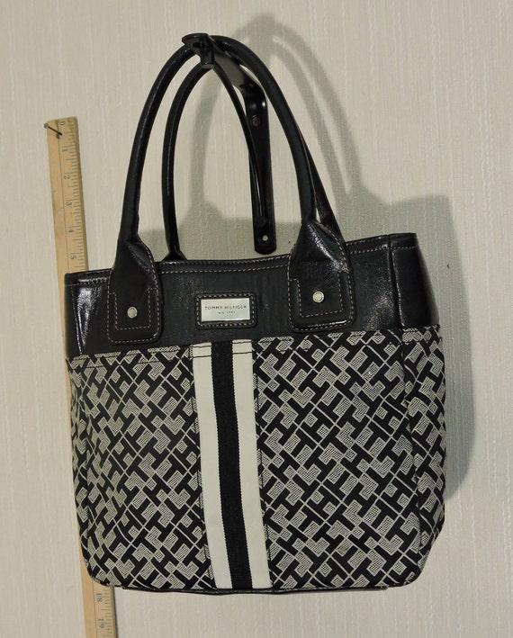 small tommy hilfiger purse