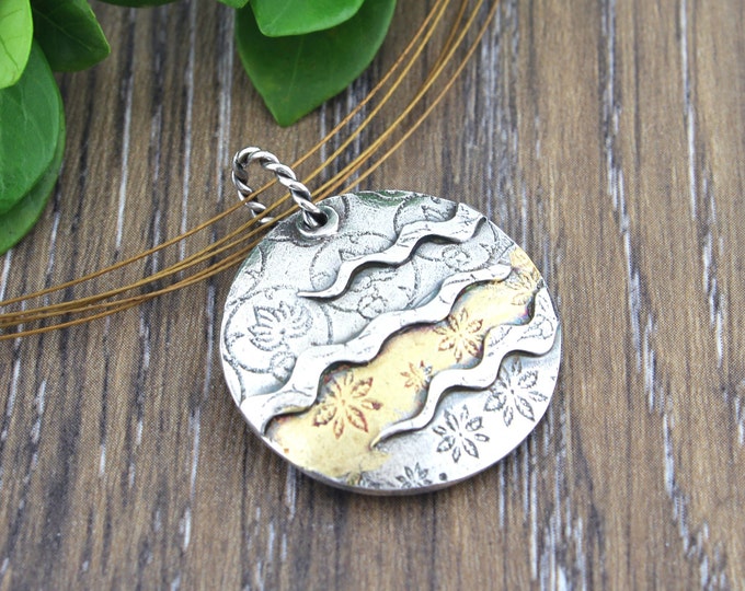 Flowers, Ivy, and Dragonflies in Reversible Pendant in Silver and Gold