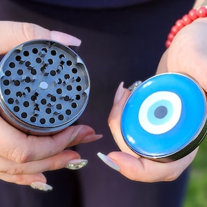 Evil Eye Grinder met vanger, Nazar-kruidenmolen, extra grote 5-delige grinder, cadeaus voor haar, beschermingsmolen, keukenmolen, cadeaus voor thuis