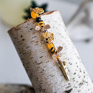 Honey Bee-creditcardclip, armbandhulp, beste cadeau voor moeder, multifunctionele clip, rookaccessoires, kristallen toverstokclip, lange nagel | 4,5"