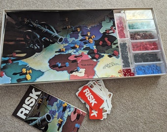 Risk w/extra board and BOX vintage 80s board game