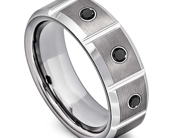 カスタムオーダー：メンズ タングステンカーバイド バースストーンリング、ブラックダイヤモンド3個付き、8mm、複数の縦溝、つや消しセンター、面取りエッジ
