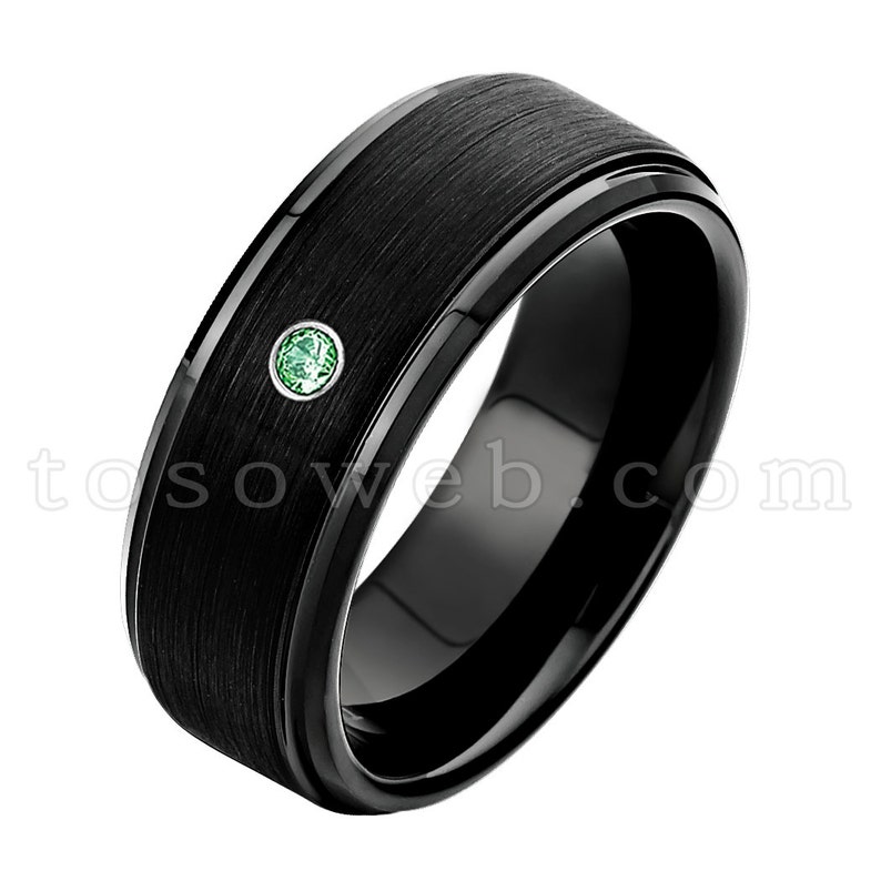 Men/'s Emerald Wedding Band May Birthstone Ring 8mm Black Ion Plated Brushed Stepped Edge Tungsten Carbide Ring TS0832